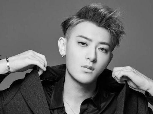 黄子韬美国爆料了吗视频,揭秘娱乐圈不为人知的一面  第2张